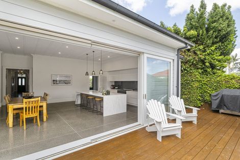 Photo of property in 154 Hinemoa Street, Birkenhead, Auckland, 0626