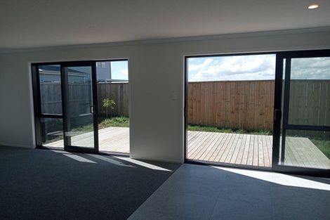 Photo of property in 3a Uatoto Road, Clarks Beach, 2122