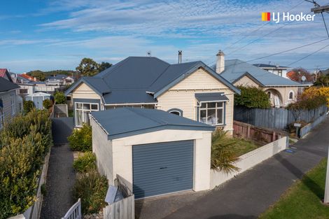 Photo of property in 69 Hargest Crescent, Saint Clair, Dunedin, 9012