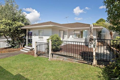 Photo of property in 3 Mchardy Place, Glenfield, Auckland, 0627