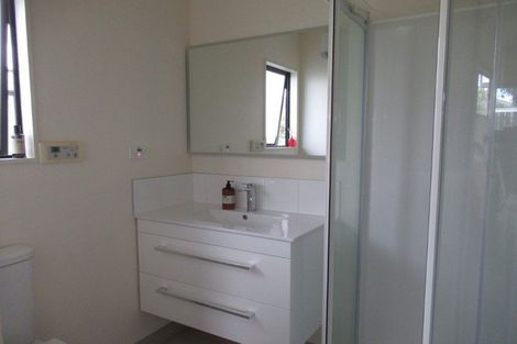 Photo of property in 37 Guildford Drive, Paraparaumu, 5032
