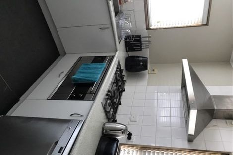 Photo of property in 2/18 Clovelly Road, Bucklands Beach, Auckland, 2012