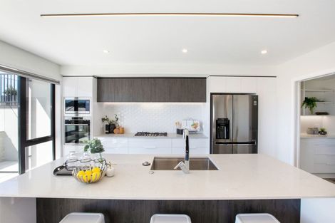 Photo of property in 26b Queen Charlotte Drive, Aotea, Porirua, 5024