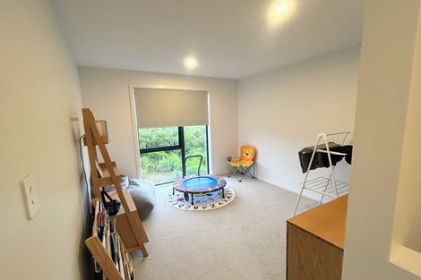 Photo of property in 42 Koreke Close, Kenepuru, Porirua, 5022