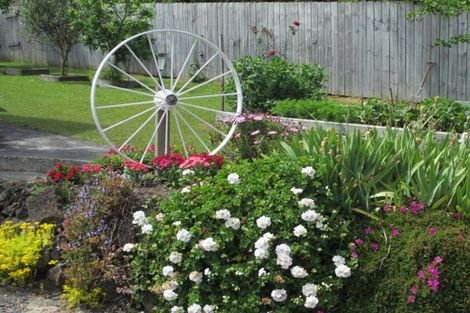 Photo of property in 31 Yorke Road, Haruru, 0204