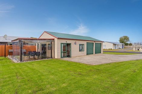 Photo of property in 25 Whitby Avenue, Whitianga, 3510
