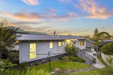 Photo of property in 7 William Bayes Place, Red Beach, 0932