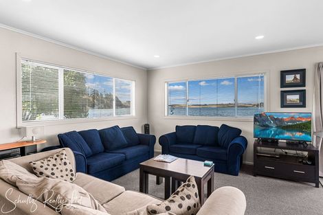 Photo of property in 1 Rigby Street, Whakapirau, 0583