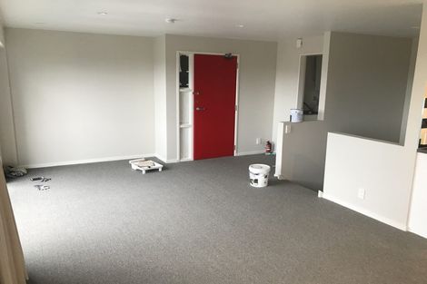 Photo of property in 2/93a Kelburn Parade, Kelburn, Wellington, 6012