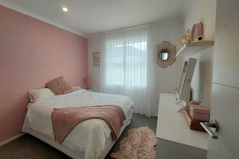 Photo of property in 63 Awataha Crescent, Pyes Pa, Tauranga, 3110