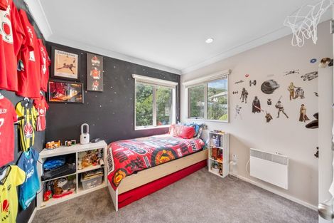 Photo of property in 92 Amesbury Drive, Churton Park, Wellington, 6037