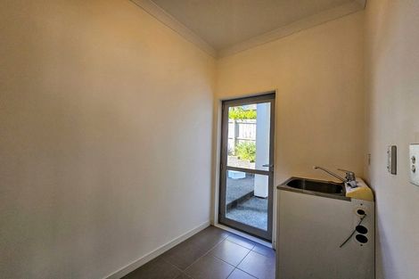 Photo of property in 28 Pin Oak Drive, Schnapper Rock, Auckland, 0632