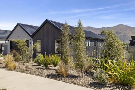 Photo of property in 37 Farrant Drive, Wanaka, 9305