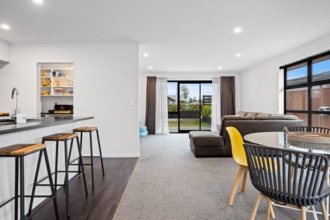 Photo of property in 35 Tara Crescent, Woodend, 7610