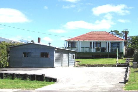 Photo of property in 240 Rangatira Road, Beach Haven, Auckland, 0626