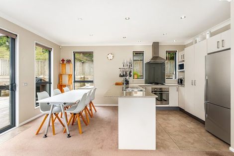 Photo of property in 8 Botany Lane, Whitby, Porirua, 5024