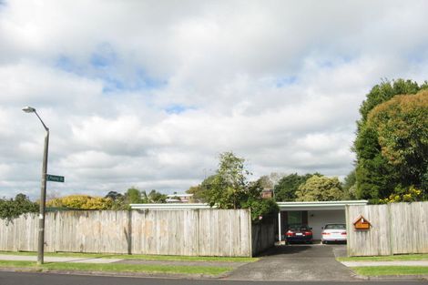 Photo of property in 36 Beechdale Crescent, Pakuranga Heights, Auckland, 2010