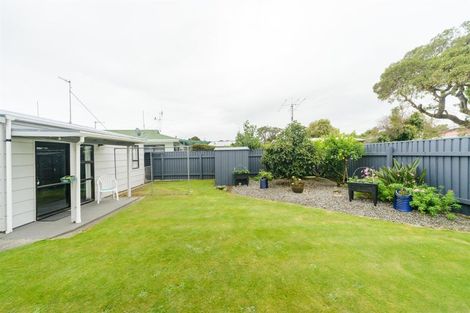 Photo of property in 14 Aitken Street, Bulls, 4818