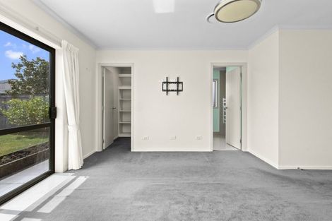 Photo of property in 22 Whitney Place, Rototuna North, Hamilton, 3210