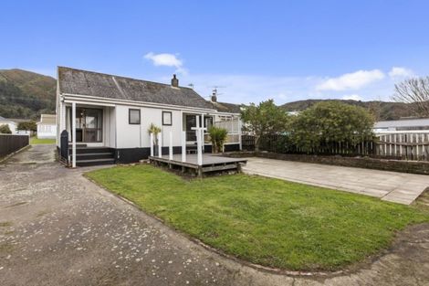 Photo of property in 123 Waddington Drive, Naenae, Lower Hutt, 5011