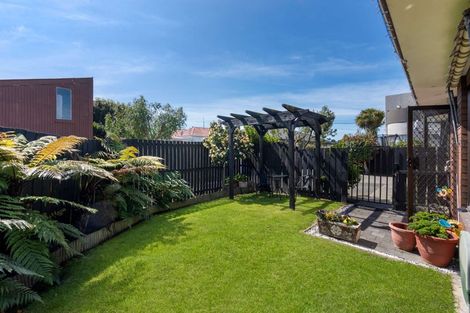 Photo of property in 2/51 Marshland Road, Shirley, Christchurch, 8061