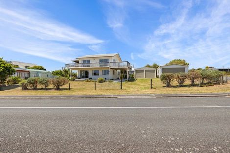 Photo of property in 14 Holiday Crescent, Mangawhai Heads, Mangawhai, 0505