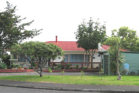 Photo of property in 60 Vera Road, Te Atatu South, Auckland, 0610
