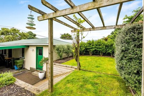 Photo of property in 33 Peel Place, Wainuiomata, Lower Hutt, 5014