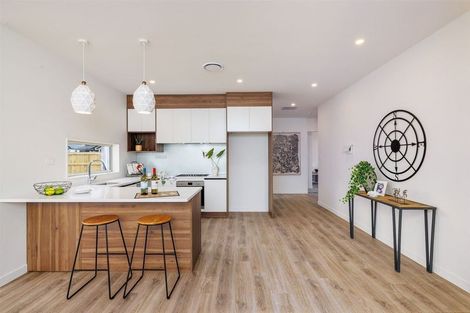 Photo of property in 23 Mcindoe Road, Kumeu, 0810