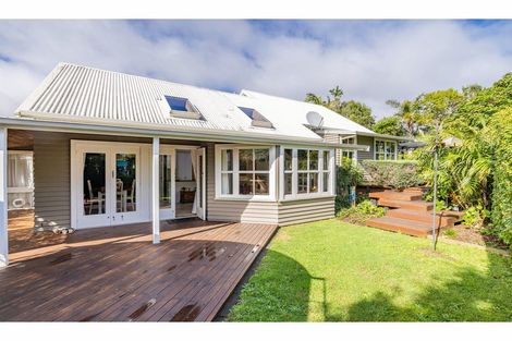 Photo of property in 11 Fairway Drive, Kerikeri, 0230