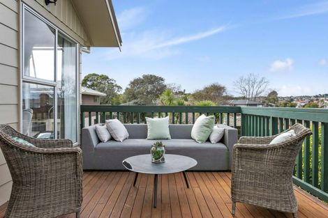 Photo of property in 56 Mirrabooka Avenue, Botany Downs, Auckland, 2010