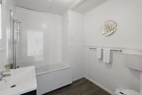 Photo of property in 213 Jervois Road, Herne Bay, Auckland, 1011