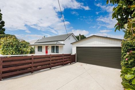 Photo of property in 121/123 High Street, Bulls, 4818