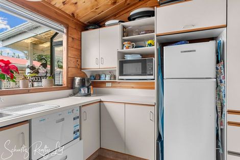 Photo of property in 1870 State Highway 1, Kaiwaka, 0573