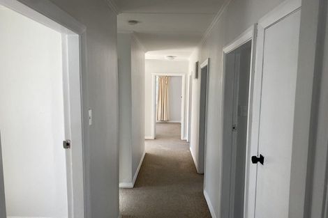 Photo of property in 5a Anderson Avenue, Point England, Auckland, 1072