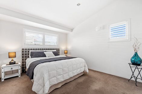 Photo of property in 32 Kahurangi Place, Snells Beach, 0920
