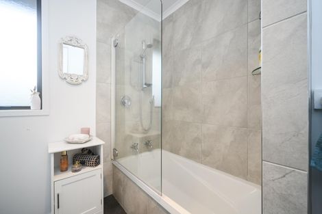 Photo of property in 6 Mercury Street, Milson, Palmerston North, 4414