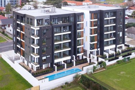 Photo of property in Frank Sargeson Apts, 504/74 Anzac Street, Takapuna, Auckland, 0622