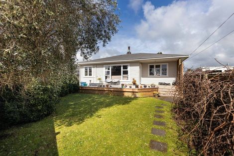 Photo of property in 6 Rarawa Place, Vogeltown, New Plymouth, 4310