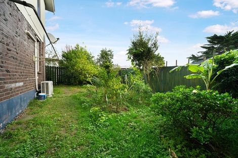 Photo of property in 4/90 Lynwood Road, New Lynn, Auckland, 0600