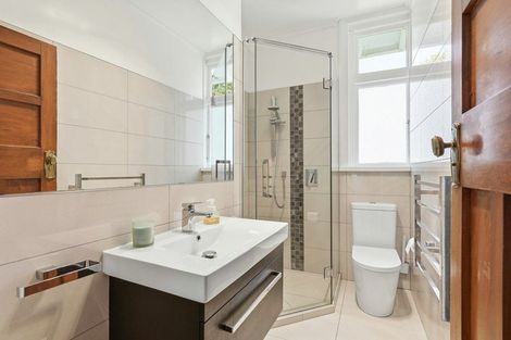 Photo of property in 5 Parkes Avenue, Saint Johns Hill, Whanganui, 4501