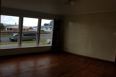 Photo of property in 66-68 Waihora Crescent, Waitangirua, Porirua, 5024