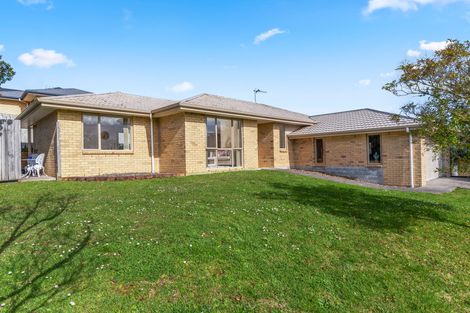 Photo of property in 37 Nimstedt Avenue, Oteha, Auckland, 0632