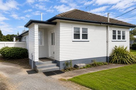 Photo of property in 2 Savage Crescent, Upper Hutt Central, Upper Hutt, 5018