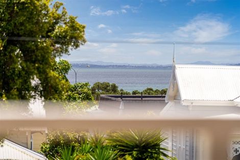 Photo of property in 5 Turnbull Road, Narrow Neck, Auckland, 0624