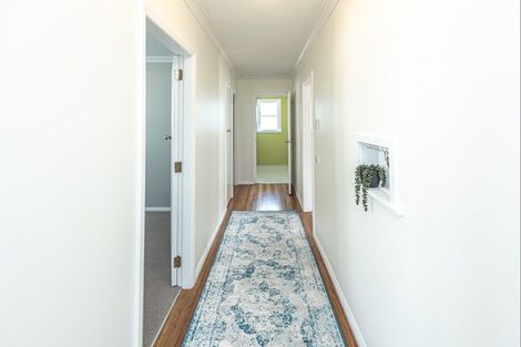 Photo of property in 5 Hurworth Place, College Estate, Whanganui, 4500