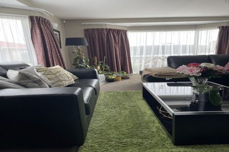 Photo of property in 16 Waharua Place, Tawhero, Whanganui, 4501