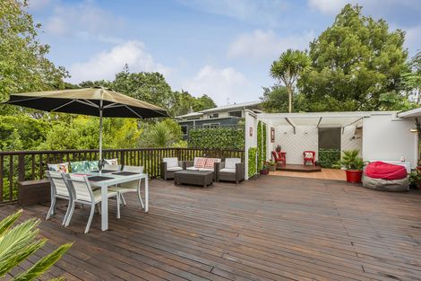 Photo of property in 44 Taupo Street, Green Bay, Auckland, 0604
