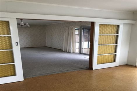 Photo of property in 46 Advene Road, Cockle Bay, Auckland, 2014