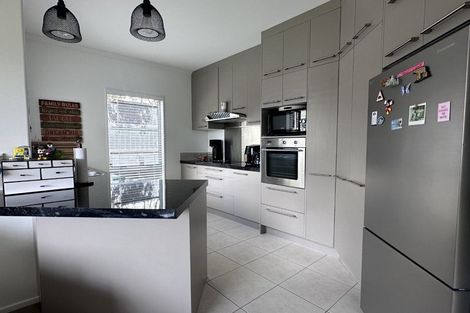 Photo of property in 10 Aberley Road, Schnapper Rock, Auckland, 0632